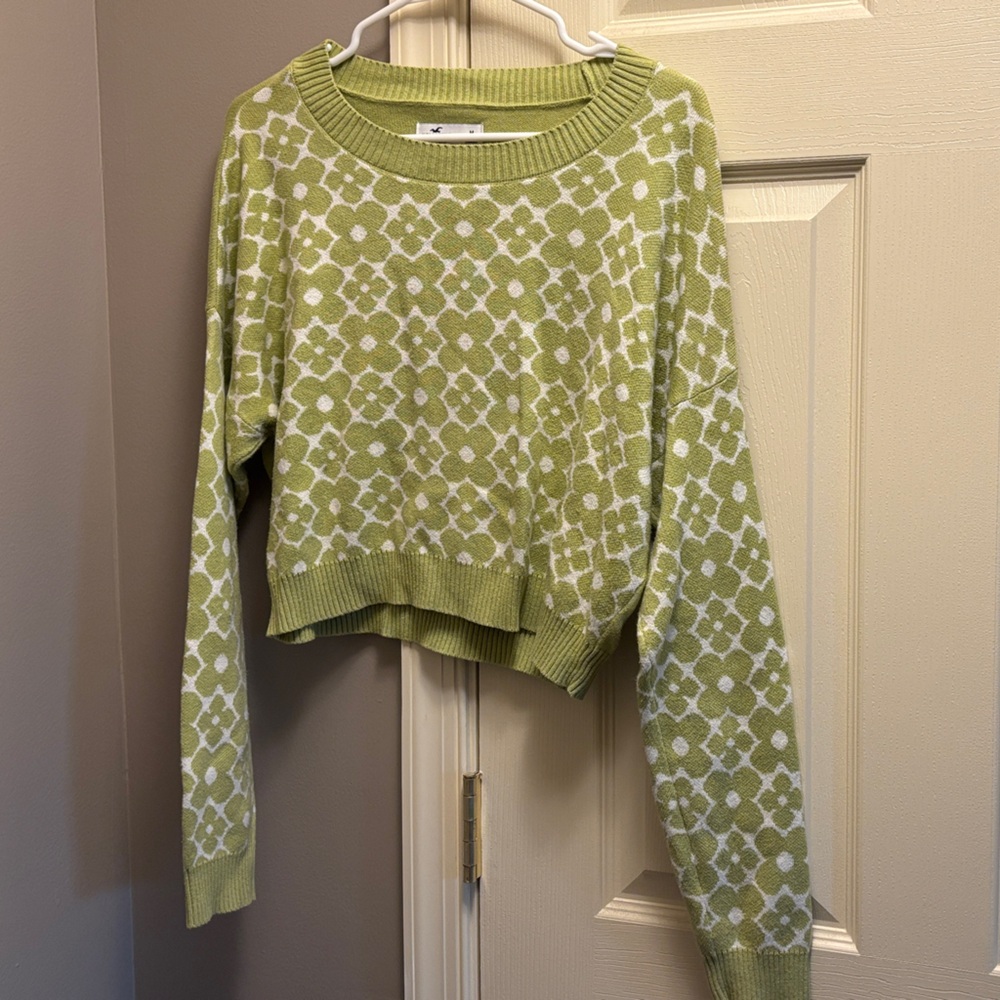 Hollister Green and White Retro Flower Sweater Medium